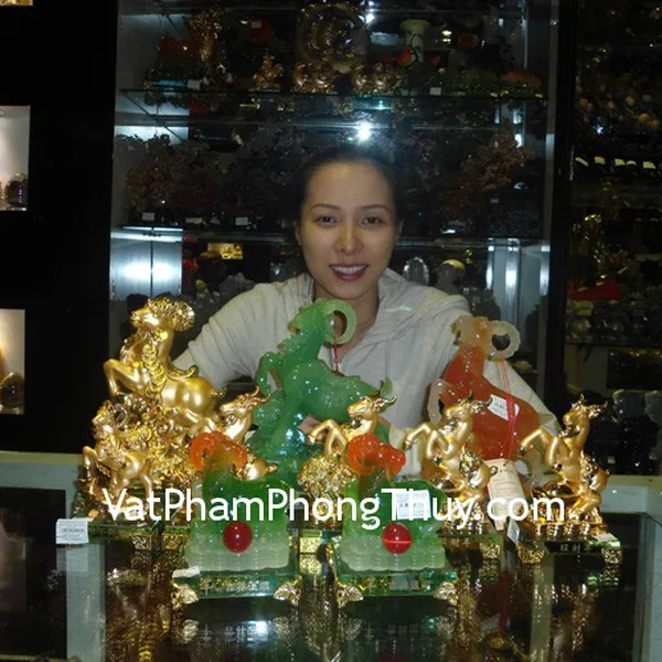 Chị Thụy - khách hàng mua dê phong thủy như ý H060G, H061G, H102G