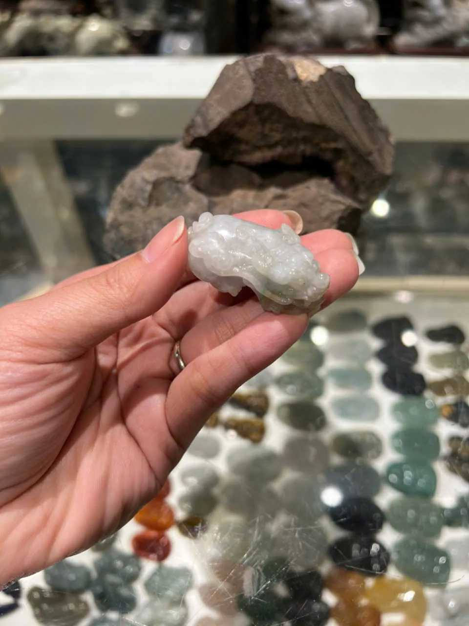 Tỳ hưu phỉ thúy ngậm gậy như ý ( Giấy chứng nhận) S2003-S4-8750