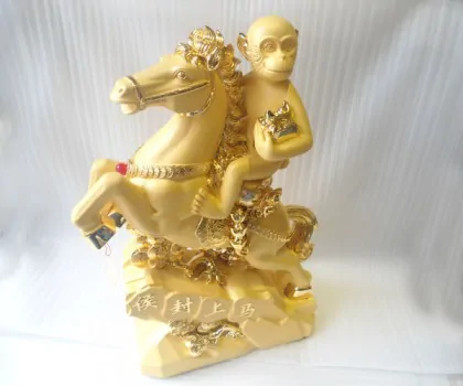 Khỉ ôm túi vàng cưỡi ngựa trên núi - mã thượng phong hầu K003M