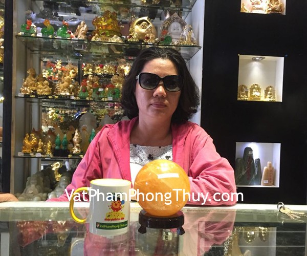 Chị Di Lý-khách hàng mua quả cầu thạch anh vàng non M191-S3-3716