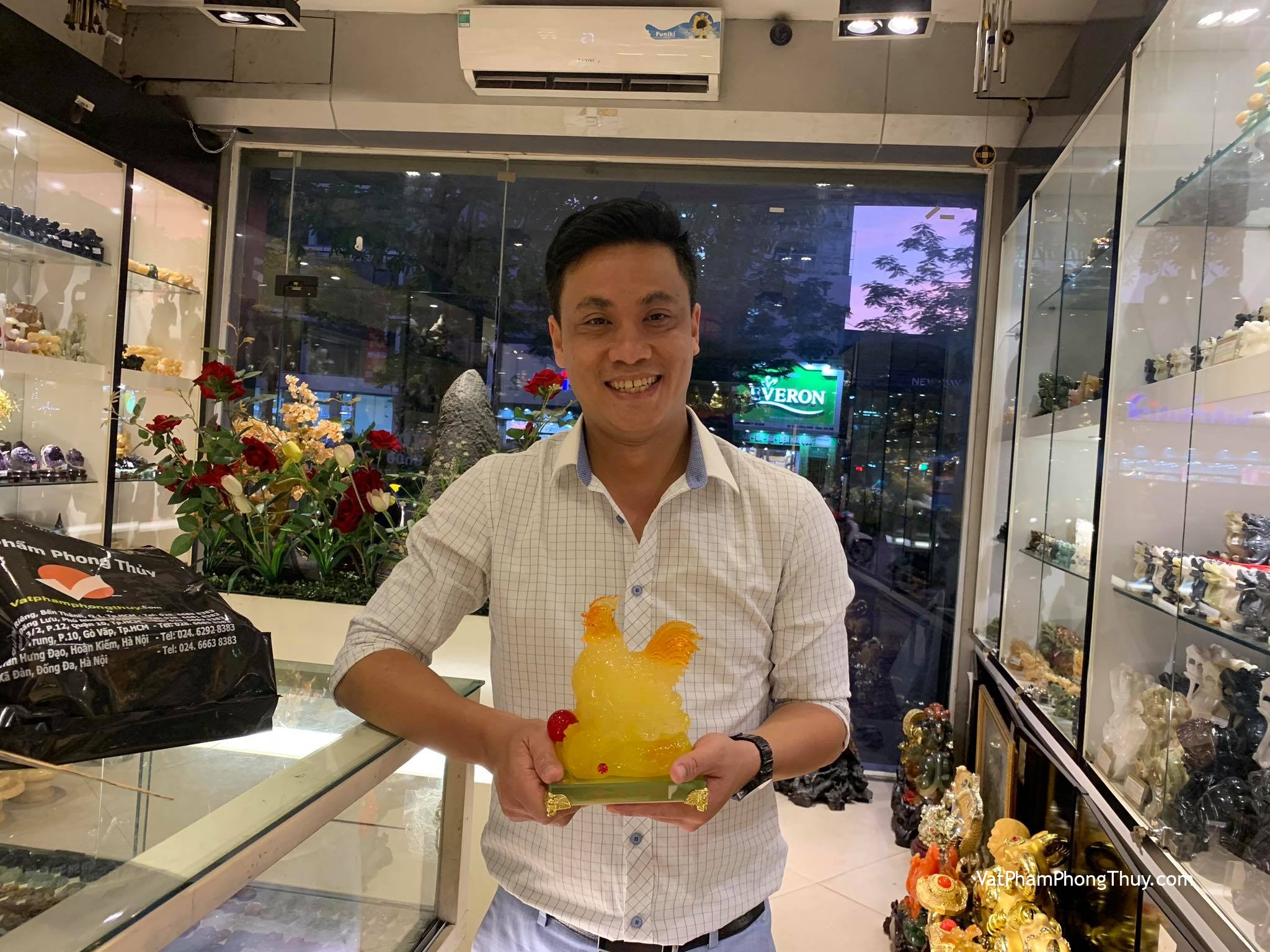 Anh Toàn - Khách hàng mua Gia đình gà bên đống kim bảo G012A  và Gà mái lưu ly vàng ấp trứng G064A.