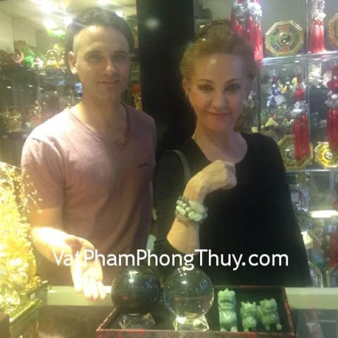 Chị Marleve - khách hàng mua quả cầu pha lê size lớn K1298M, tỳ hưu đá ngọc Đông Linh 3 tấc H067, quả cầu đá hắc ngà HM156-S2-5512, chuỗi tỳ hưu Phỉ Thúy trung S6148, chuỗi tỳ hưu mã não khói trung S707, chuỗi tỳ hưu Phỉ Thúy 8 li S6012, Tỳ hưu đá ngọc Đông Linh M130