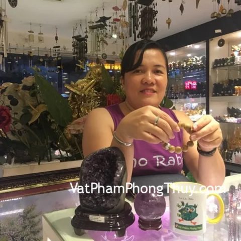 Chị Hoa - khách hàng mua bông thạch anh tím H089-S5-8946, quả cầu thạch anh tím GM142-S5-4590, vòng tay trầm hương S986