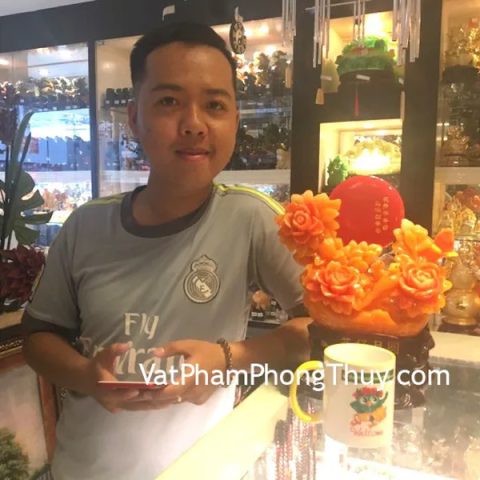 Anh Tiền - khách hàng mua tượng hoa mẫu đơn cát tường H213G