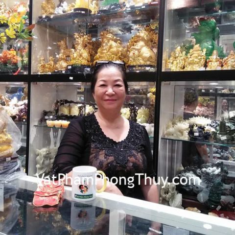 Cô Hưng - khách hàng mua mặt phật bản mệnh phỉ thúy S6640-2, S6640-1, S6640-4, S6340-4 và vòng tay mặt trăng S6358-1880