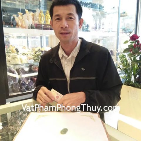 Anh Nghị - khách hàng mua phật bản mệnh Sửu + Dần ngọc Phỉ thúy S6865-2